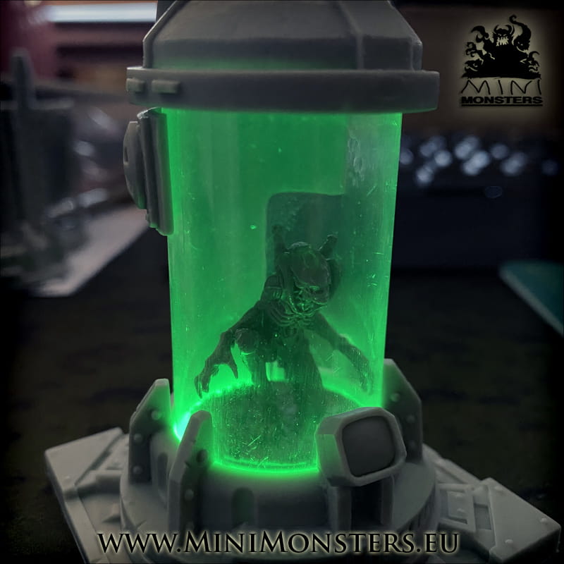 Alien Incubator with Light - Mini Monsters